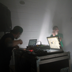 we_teach_you_how_to_party_100709_06