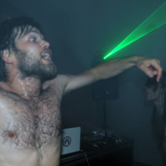 we_teach_you_how_to_party_100709_12