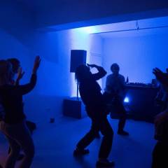 A_TITLE-_FOR_THIS_XMAS_PARTY-19-©-qujOchÖ